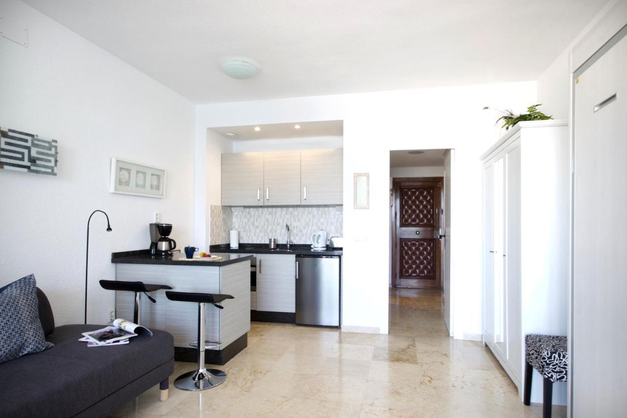 Sea Front Studio With Spacious Balcony Santa Clara 托雷莫利诺斯 外观 照片